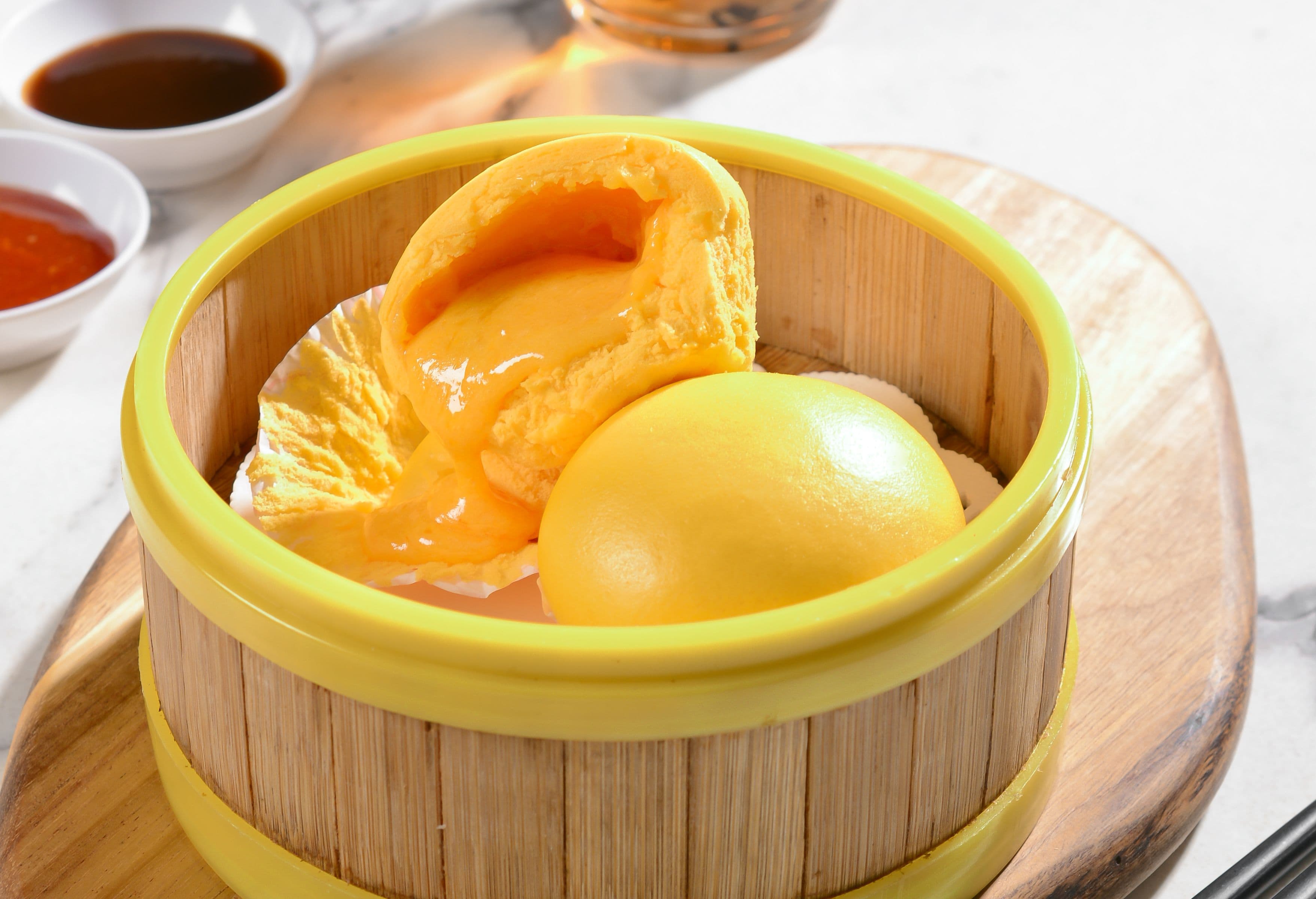 Foo Hou Dim Sum 咸蛋流沙包 Steamed Golden Salted Egg Bao